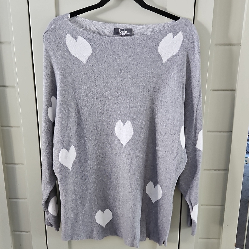 BELLE Belldini Gray Sweater with White Heart Design SZ LARGE PTP 22
